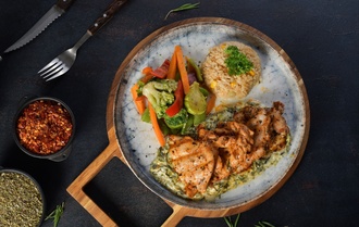 Sakarca Beğendili Tavuk görseli