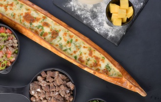 Karışık Peynirli Pide görseli