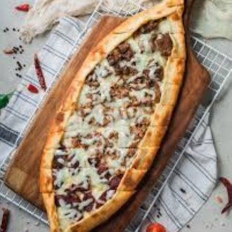Kavurmalı Kaşarlı Pide görseli
