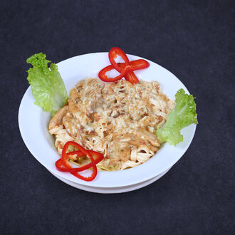 5 Soslu Tavuklu Spagetti görseli