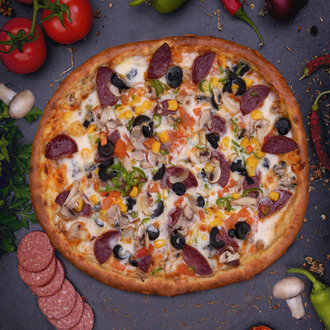 Mantarlı Çiftlik Pizza görseli