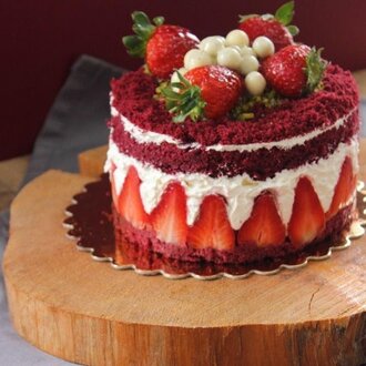 Çilekli Yaş Pasta (4 - 6 Kişilik) görseli