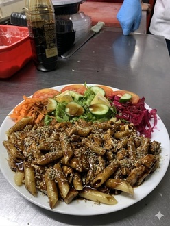 Soya Soslu Tavuklu Makarna görseli
