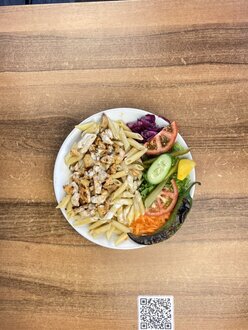Köri Soslu Tavuklu Makarna görseli