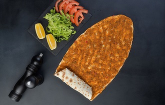 Lahmacun görseli