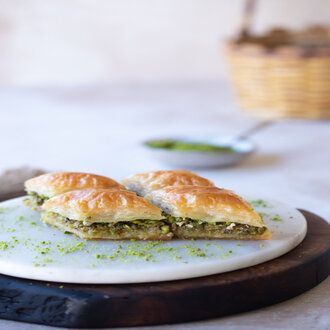 Fıstıklı Antep Baklavası (1 Kg) görseli