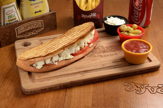 Ezine Peynirli Tost görseli