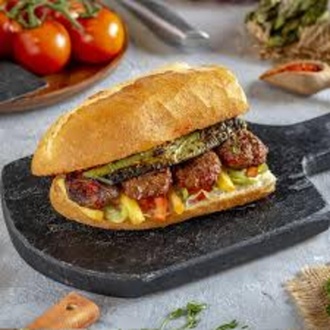 Yarım Ekmek Arası Izgara Köfte görseli