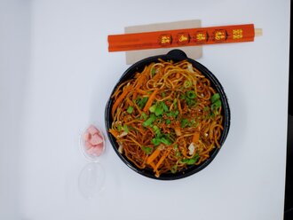 Sebzeli Noodle görseli