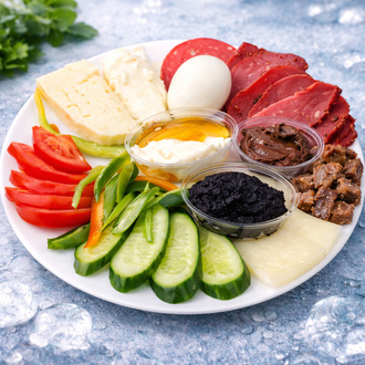 Etli Kahvaltı Tabağı görseli