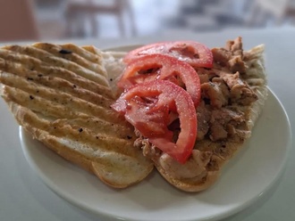 Üç Çeyrek Ekmek Tavuk İncik & Ayran Menü görseli