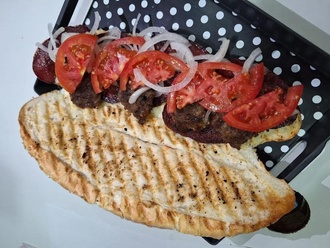 Tam Ekmek Izgara Köfte & Şalgam Menü görseli