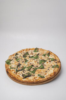 Ispanaklı Pizza (Orta) görseli