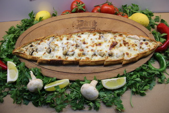 Kaşarlı Mantarlı Pide görseli