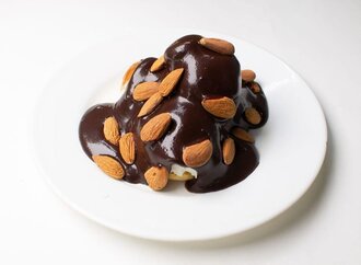 Bademli Sütlü Çikolatalı Profiterol (350 Gr.) görseli