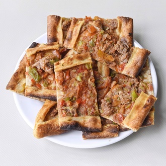 Kuşbaşılı Pide görseli