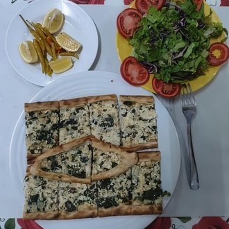 Ispanaklı Peynirli Pide görseli