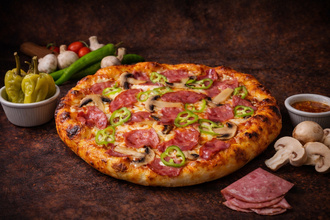 Füme Etli Pizza (Büyük Boy) görseli