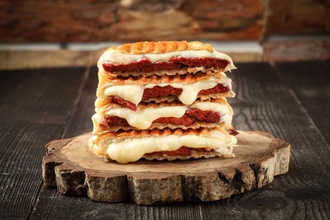 Kasap Sucuklu Kaşarlı Tost görseli