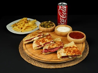 Sucuklu Kaşarlı Bazlama Tost Menü görseli