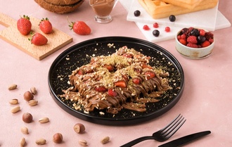 Sütlü Çikolatalı Çilekli Waffle görseli