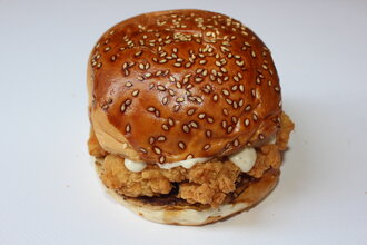 Smash Chicken Ranch Burger görseli