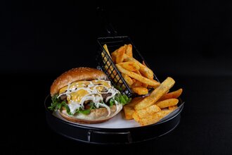 Truffle Burger & Patates Kızartması görseli