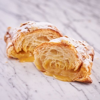 Badem Kremalı Croissant görseli