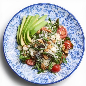 Avokadolu Ve Tulum Peynirli Salata görseli