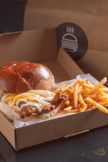 Çıtır Tavuk Baron Burger görseli