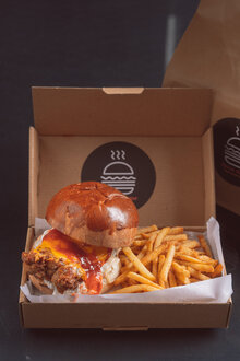 Baron Dinamit Tavuk Burger görseli