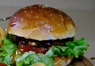 Barbekü Soslu Burger görseli