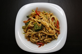 Tavuklu Udon görseli