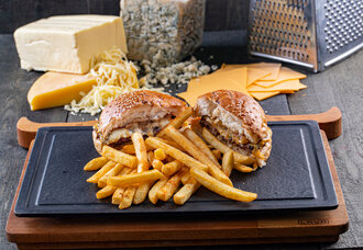 Kaşarlı Köfte Burger görseli