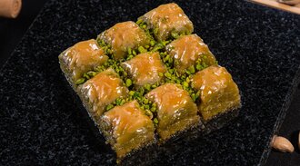 Fıstıklı Özel Baklava (500 Gr.) görseli