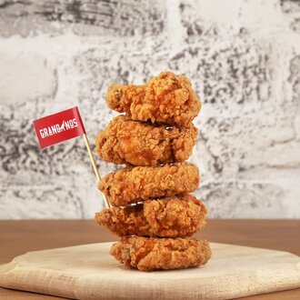 Crispy Chicken Wings & Fries görseli