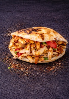 Tombik Ekmek Arası Tavuk Döner görseli