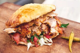 Yarım Ekmek Arası Tavuk Döner görseli