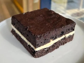 Beyaz Çikolatalı Brownie görseli