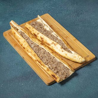 Kavrulmuş Kıymalı Pide görseli