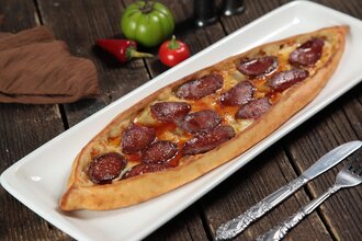 Sucuklu Pide görseli