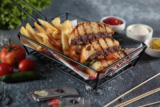 Hazende Acılı Burger görseli