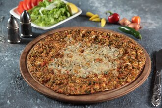 Kaşarlı Lahmacun görseli