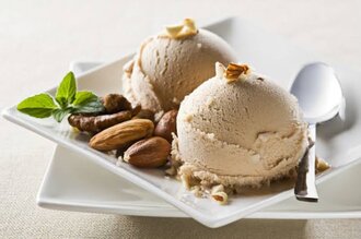 Kahramanmaraş Bal-bademli Dondurma (1 Kg.) görseli