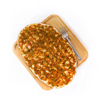 Sarımsaklı Antep Lahmacun görseli