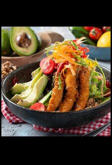 Çıtır Tavuklu Salata görseli