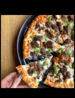 Kavurmalı Pizza (28 Cm.) görseli