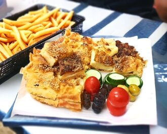 Kaşarlı Tepsi Böreği görseli