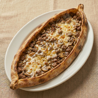Kuşbaşılı Mantarlı Pide görseli