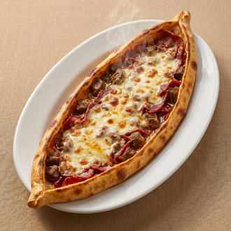 Kavurmalı Pastırmalı Pide görseli